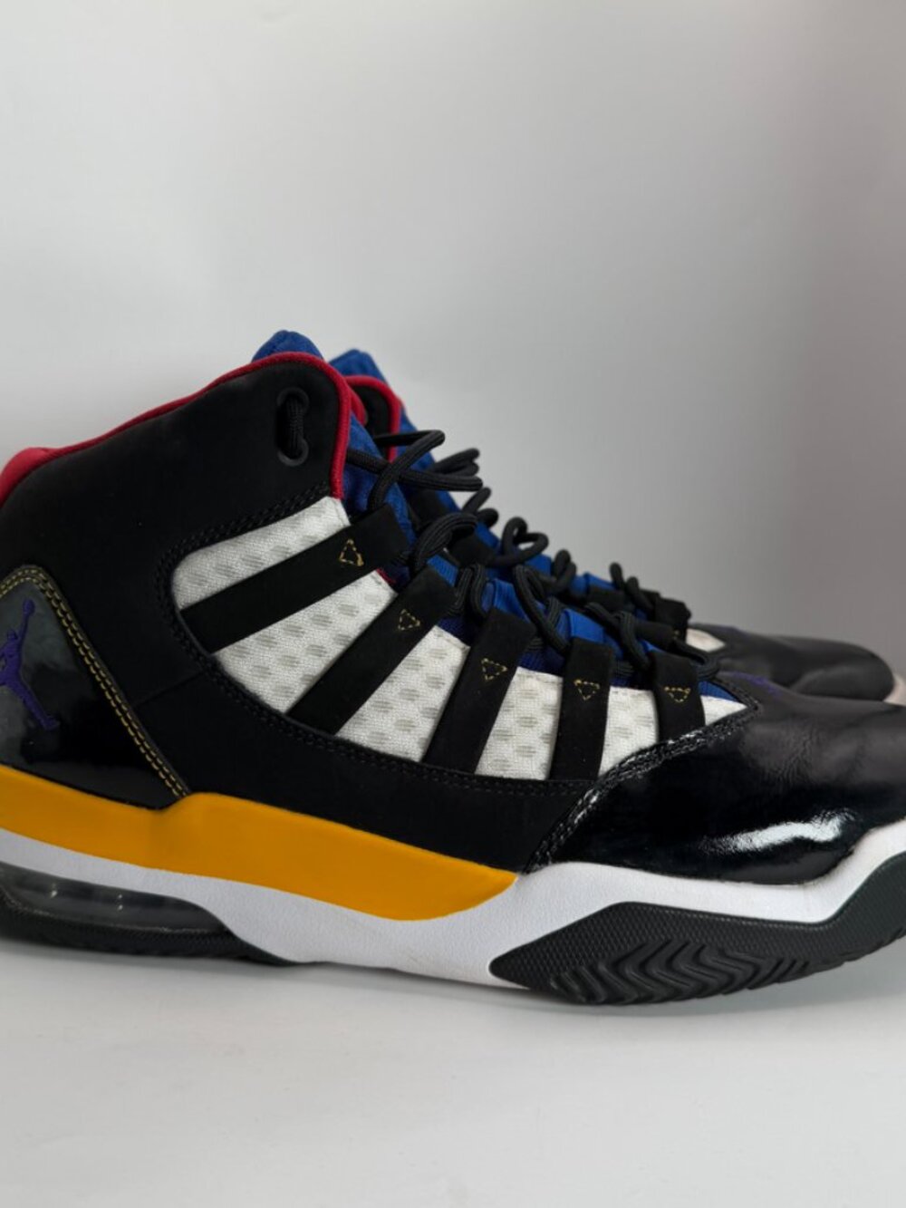 Jordan Max Aura Rivals Mens Basketball Sneakers Size 9 Black/Yellow CQ9451-001 - Picture 4 of 8